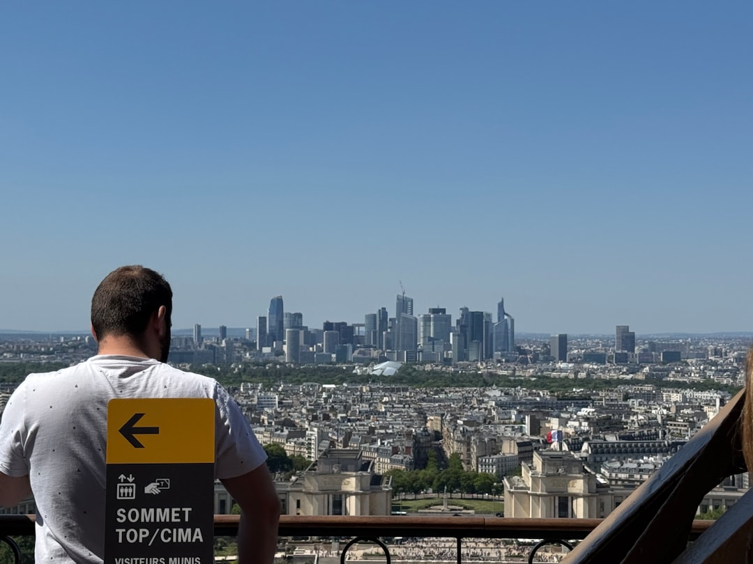 City trip sous 300€ en juillet-août 2026 : capitales vs villes secondaires